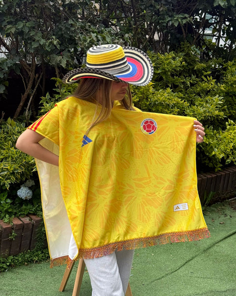 Combo Tricolor: Poncho + Sombrero Vueltiao