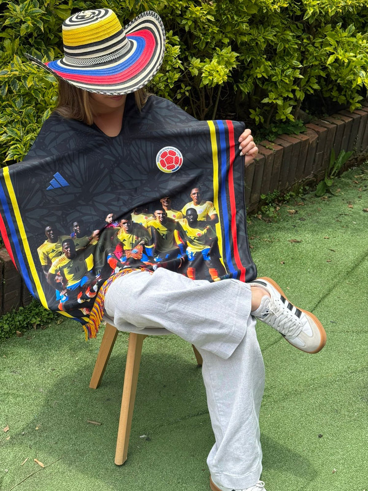 Combo Tricolor: Poncho + Sombrero Vueltiao